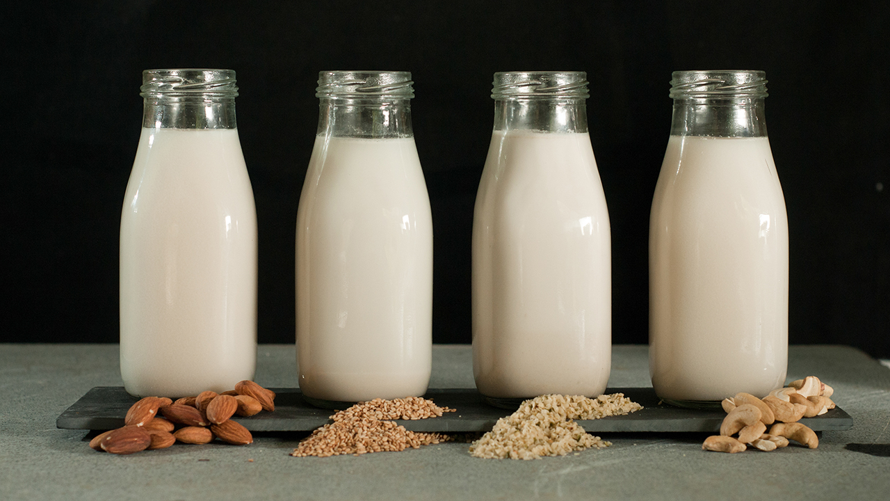 Is Oat Milk Healthier Than Cow's Milk? | Northwestern Medicine
