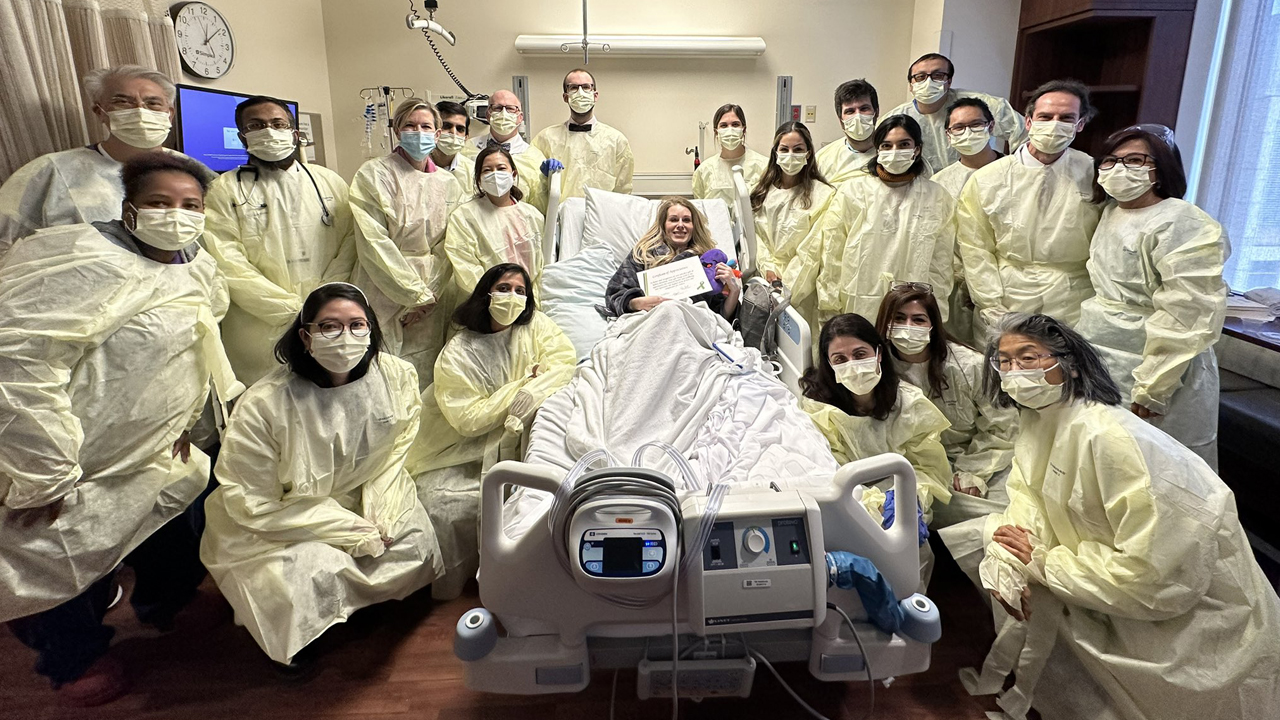 Aleksandra Gmurczyk, MD, and her Northwestern Medicine care team after she donated her kidney.