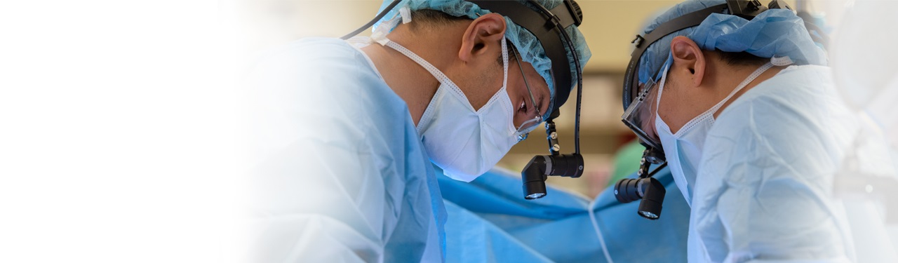 Northwestern Medicine thoracic surgeons performing an operation.