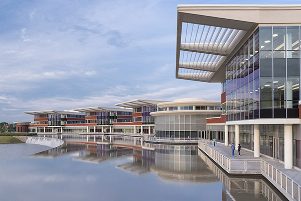Northwestern Medicine Lake Forest Hospital building exterior with artificial lake