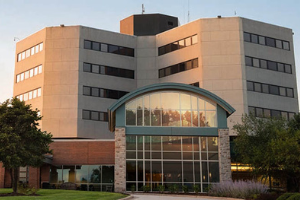Northwestern Medicine McHenry Hospital
